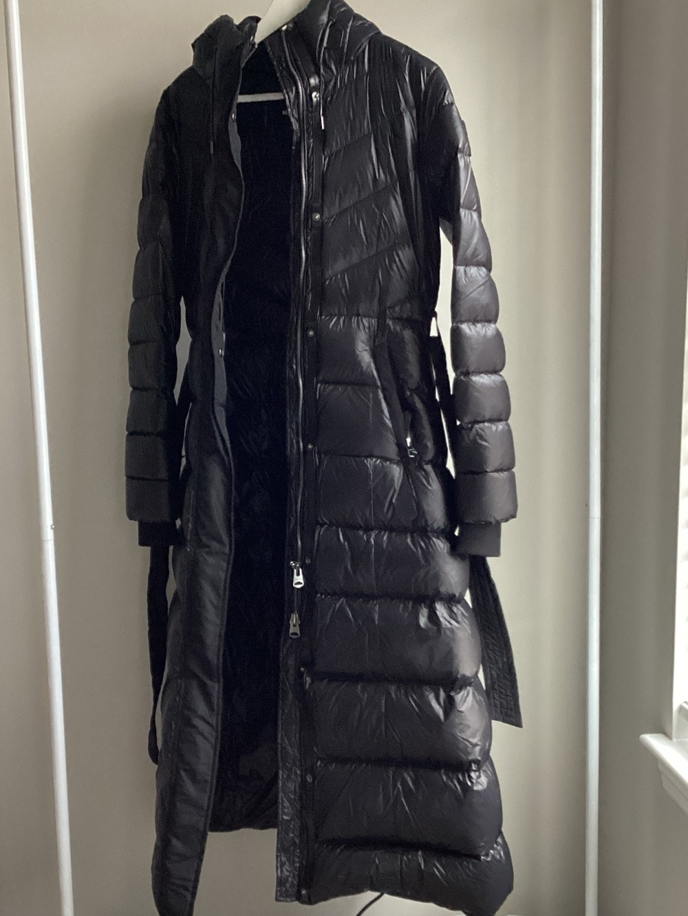 Maxi Puffer Coat - Sleek Winter Outerwear